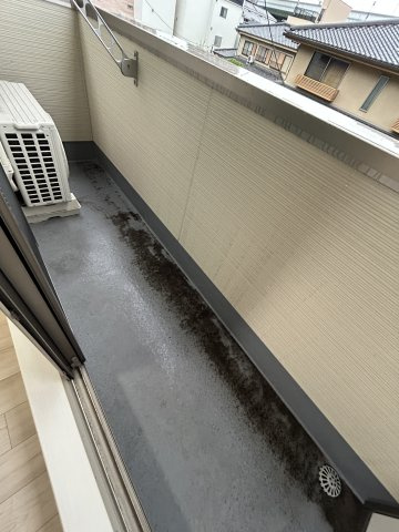 フジパレス出来島WESTⅠ番館のバルコニー