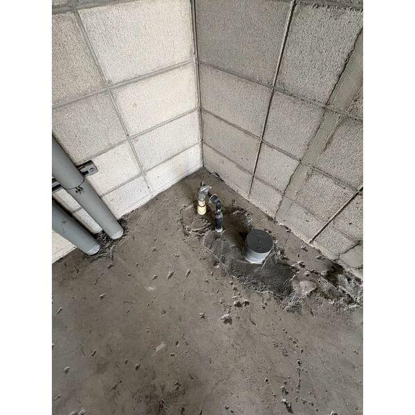 大阪市生野区巽中３丁目の店舗事務所の庭