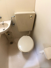 浴室内にトイレがあります♪