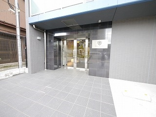 フェルクルール横浜新子安プレセダンヒルズのエントランス