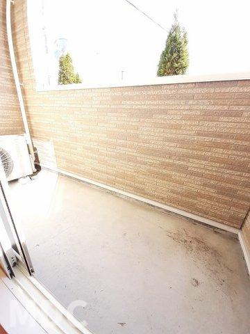 徳島市北矢三町３丁目のアパートのバルコニー