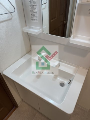 高倉マンションの独立洗面台
