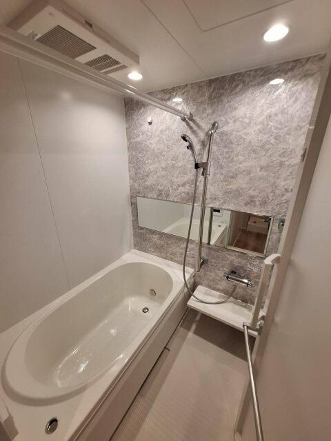 ＬＹＯＮ　ＥＳＴＡＴＥＳの浴室