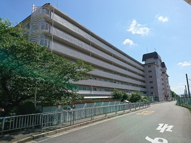 日商岩井箕面ハイツＢ棟