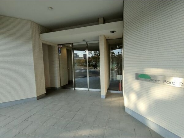 グリンパルク六甲道のエントランス