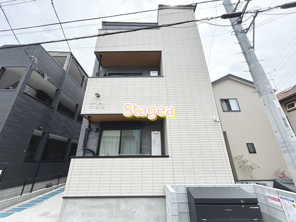 PYLONの外観