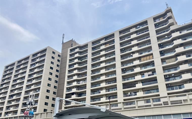 東武鶴瀬西口サンライトマンションの外観