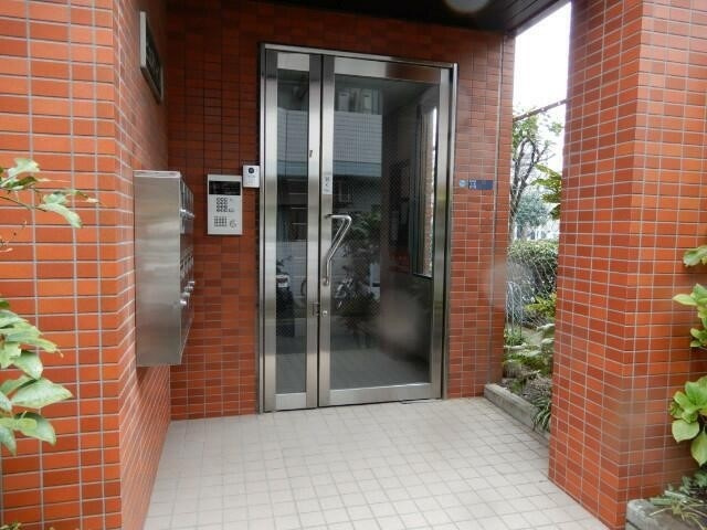 キャッスルパレス本所のエントランス