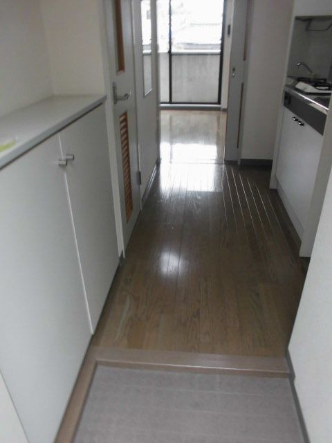 グリーンポート三田の玄関|※現況優先となります。