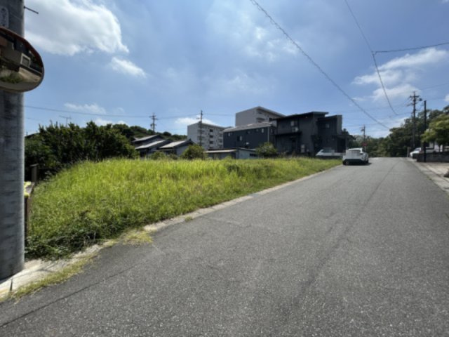 知多市岡田美里町　全1区画の前面道路含む現地写真|R8.8.31撮影　前道約6.0ｍ！