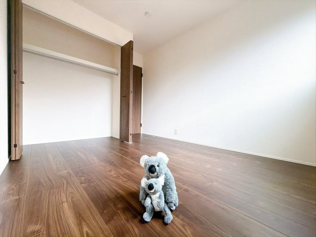 【洋室】 | 高崎市下小鳥町　平屋　新築住宅 | 「どんな家具を置こうかな」とワクワクする。好みのこだわりのお部屋にしてじぶんだけの部屋でゆったりと寛げます。
