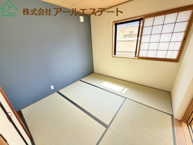 加古川市東神吉町西井ノ口　　JR「宝殿駅」徒歩18分の和室