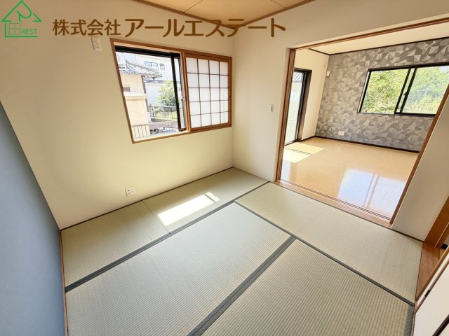 加古川市東神吉町西井ノ口　　JR「宝殿駅」徒歩18分の和室