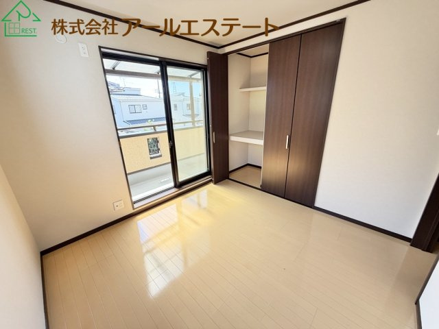 加古川市東神吉町西井ノ口　　JR「宝殿駅」徒歩18分の寝室