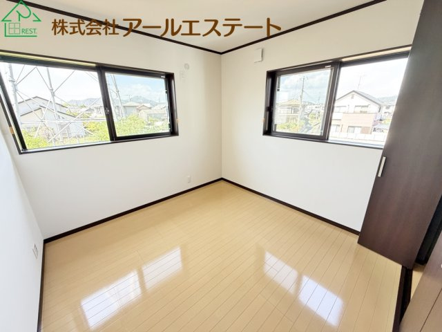 加古川市東神吉町西井ノ口　　JR「宝殿駅」徒歩18分の子供部屋