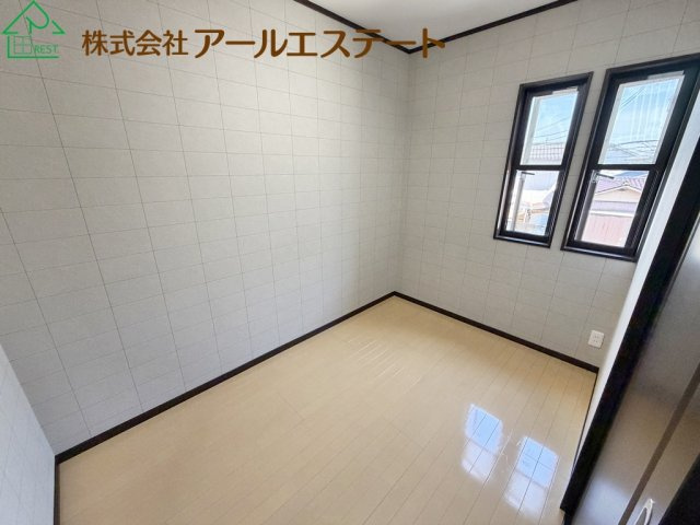 加古川市東神吉町西井ノ口　　JR「宝殿駅」徒歩18分の収納