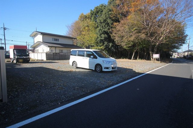 小山市大字横倉新田の駐車場の駐車場
