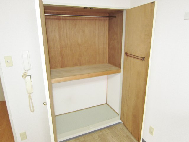 広島市安芸区矢野西５丁目の賃貸マンションの収納