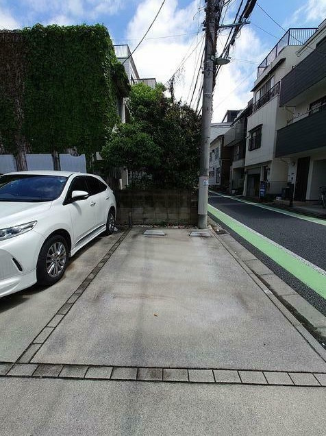 【駐車場】