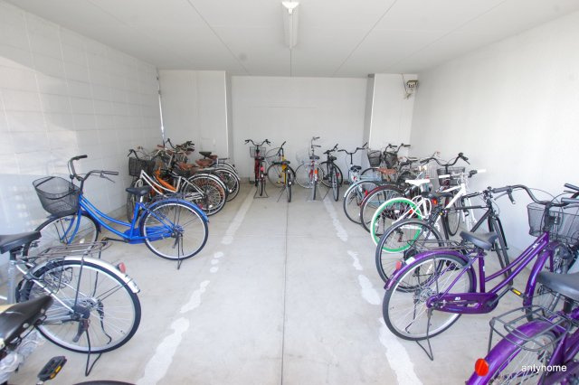 リーガル新大阪　仲介手数料無料の駐車場