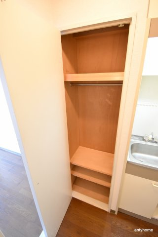 リーガル新大阪　仲介手数料無料の収納