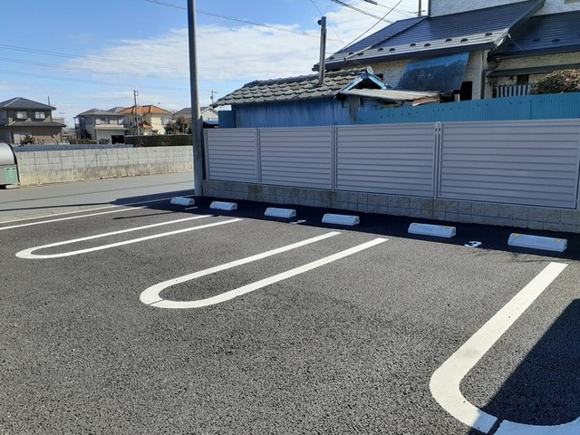 セイワレジデンスの駐車場