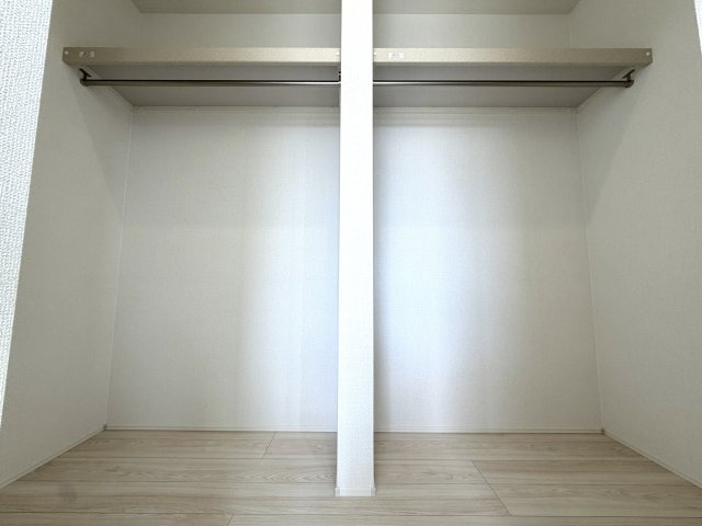 越谷市船渡２期１号棟グラファーレ　新築戸建の収納|大容量のウォークインクローゼット。季節ごとの衣替えもスムーズに行えます。