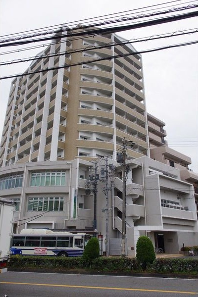 ベレーサ築地口ステーションタワーの外観