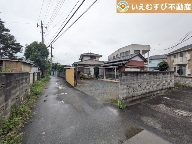 熊谷市大原　中古戸建の前面道路含む現地写真