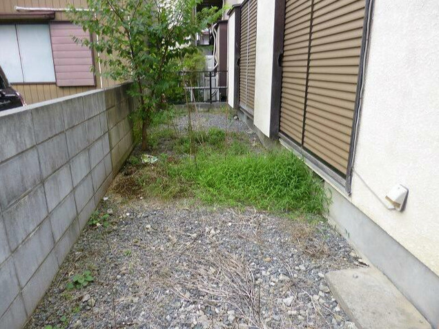 諏訪貸家の庭