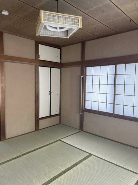 諏訪貸家の居間・リビング