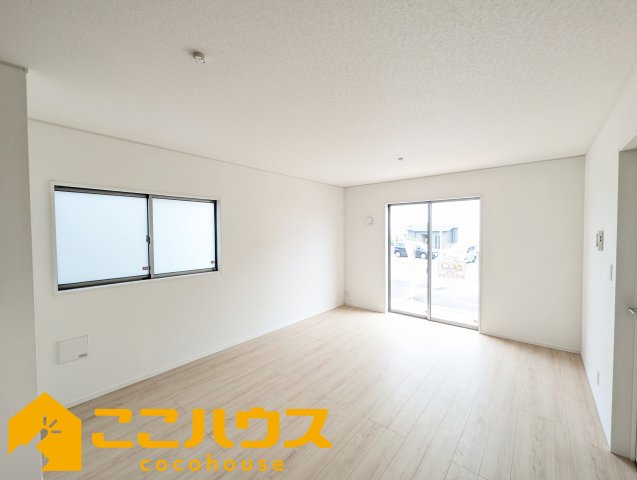読谷村大木第４　クレイドルガーデン　新築戸建て　全３棟　2号棟の内装|LDK15.7帖