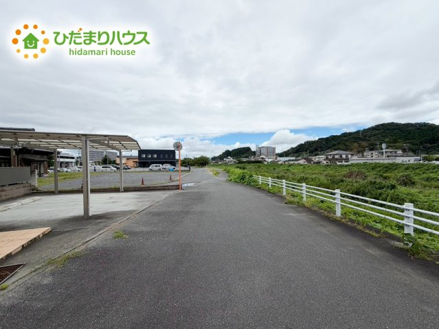 いわき市内郷高坂町四方木田　新築戸建の前面道路含む現地写真|前面道路幅6ｍ☆車の出入りもラクラクできちゃいます(^^♪