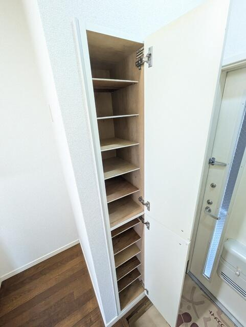 玄関　下駄箱