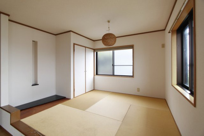 【居間・リビング】 | 兵家７８８-１戸建 | 畳コーナーです
