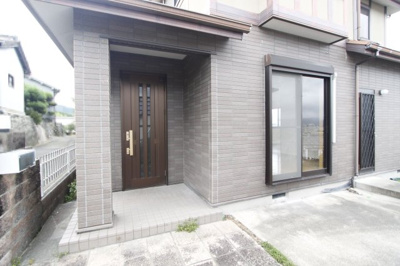 【玄関】 | 兵家７８８-１戸建 | 落ち着いた玄関です