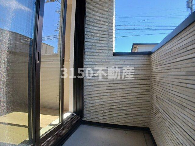 カーサ　コンフォルト　Ⅱのバルコニー|外からの目が気にならないバルコニーで洗濯物が干せます