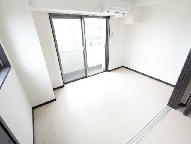 June Six SKYの寝室
