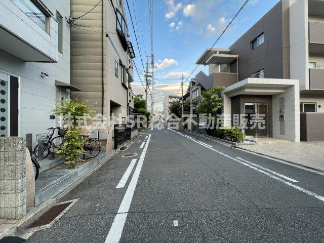 長栄寺中古戸建の前面道路含む現地写真|弊社は中古戸建のご紹介、その後のリフォームのご提案、
賃貸物件のご紹介、すべてご対応可能です。
お客様にあったプランをご提案致します。
まずはお問合せ下さいませ。