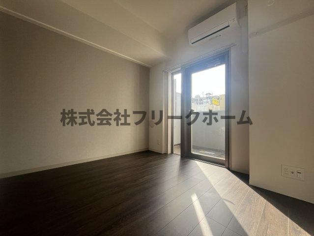 三鷹市下連雀３丁目の賃貸マンションの居間・リビング