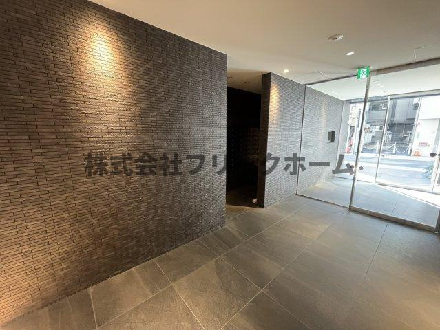 三鷹市下連雀３丁目の賃貸マンションのロビー