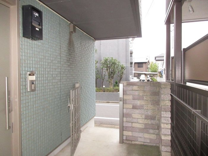 ボヌール平和台の玄関