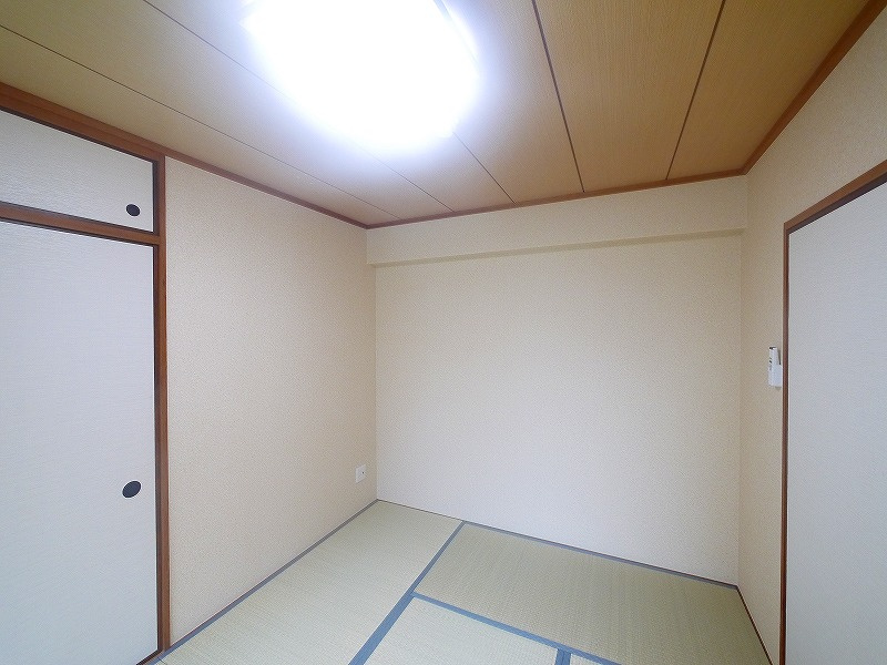 富雄サンパレスⅠ号館の内装