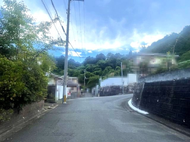 大津市和邇高城72坪売地の前面道路含む現地写真