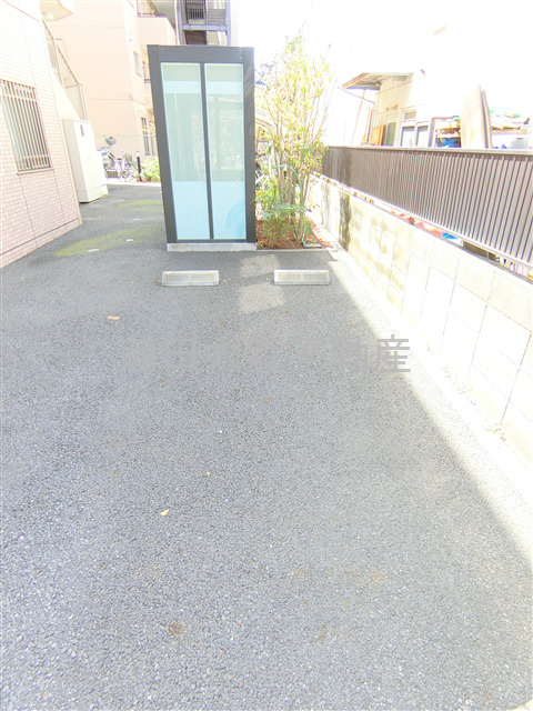 ヴェルデみなみの駐車場