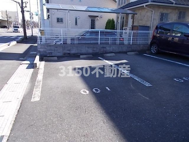 アビタシオン祈年の駐車場|駐車場があります