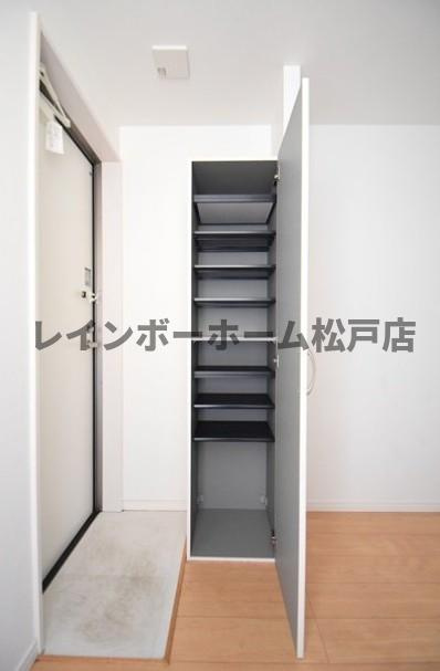 仲介手数料（賃料の1.10ヵ月）の50％OFF対象物件！の玄関
