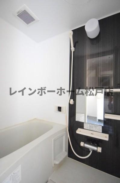 仲介手数料（賃料の1.10ヵ月）の50％OFF対象物件！の浴室