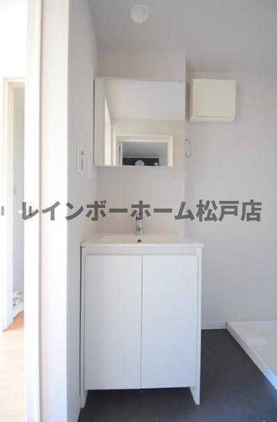 仲介手数料（賃料の1.10ヵ月）の50％OFF対象物件！の独立洗面台