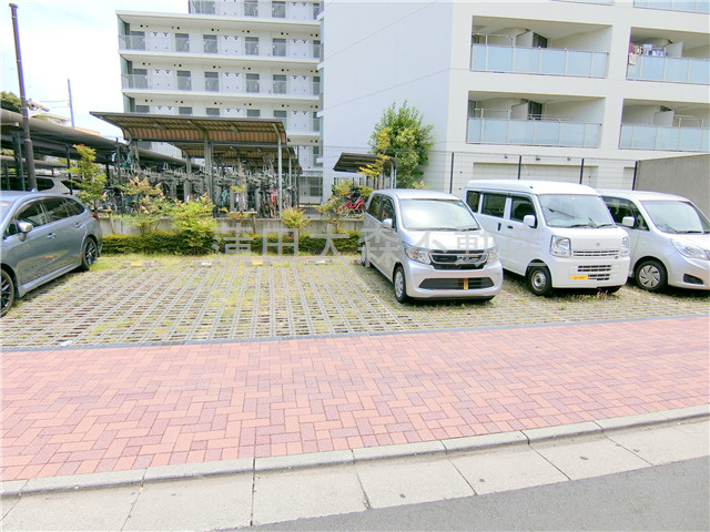 ガーデン蒲田の駐車場|平置き駐車場　空き状況等詳細はお問合せください。